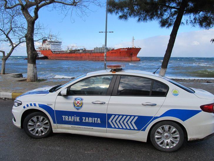 Yalova'da yük gemisi karaya oturdu G4