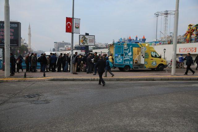 Mobil Çorba Aracı ile vatandaşlara çorba ikramı