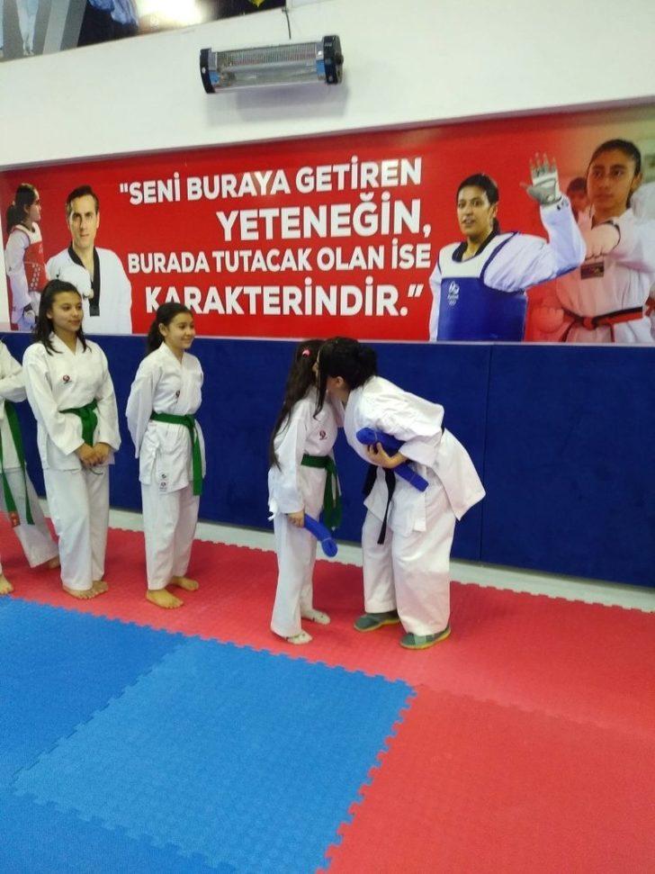 Şuhut’ta öğrenciler kuşak sınavında ter döktü G3