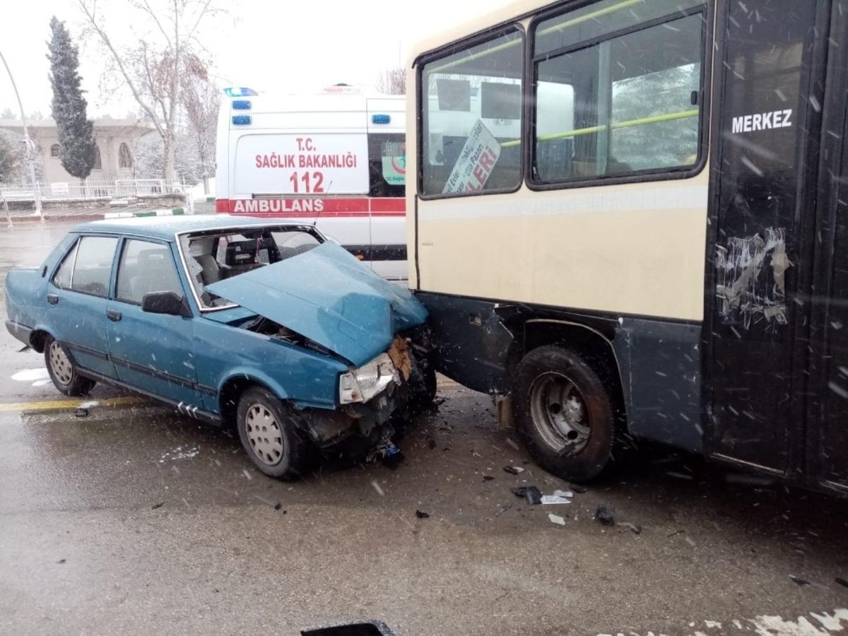 Malatya&rsquo;da trafik kazası: 3 yaralı