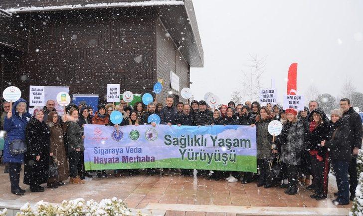 Kar yağışı sigarayla mücadeleye engel olmadı G1