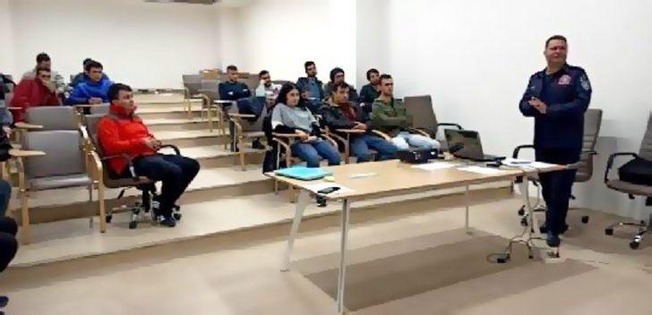 Gönüllü itfaiyeciler yangına müdahale edebilecek G3