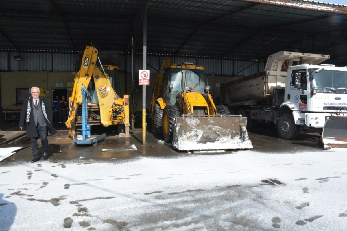 Kdz. Ereğli belediyesi karla m&uuml;cadele &ccedil;alışmalarını s&uuml;rd&uuml;r&uuml;yor