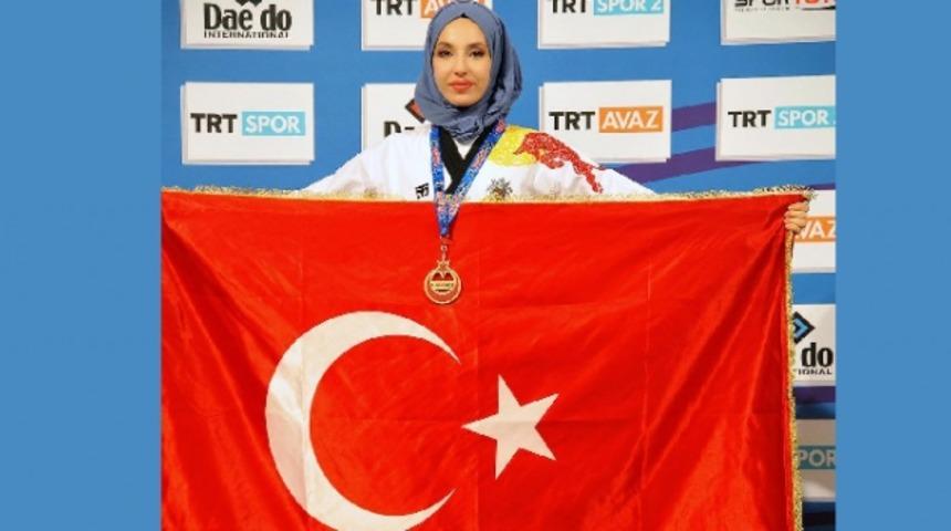 K&uuml;bra Dağlı&rsquo;dan Uluslararası T&uuml;rkiye A&ccedil;ık Turnuvası&rsquo;nda altın madalya 