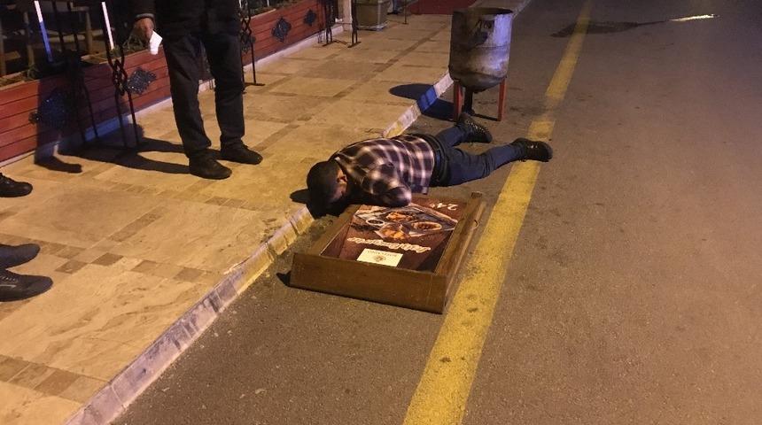 Alkol komasına girip hastanelik oldu