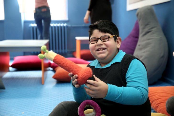 Olgun gençlerden anlamlı hediye G1