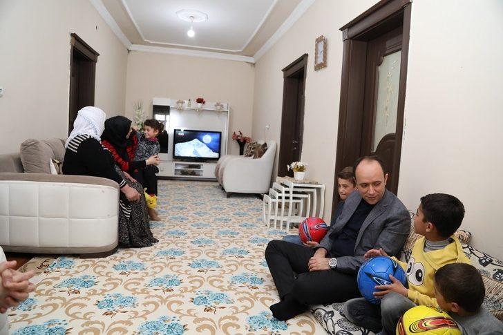 Kaymakam Solak şehit ailelerini evlerinde ziyaret etti G5