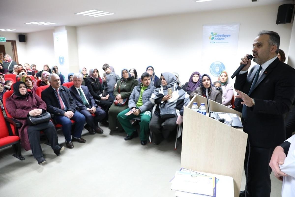 Anneler &lsquo;diyetisyenlik&rsquo; yolunda