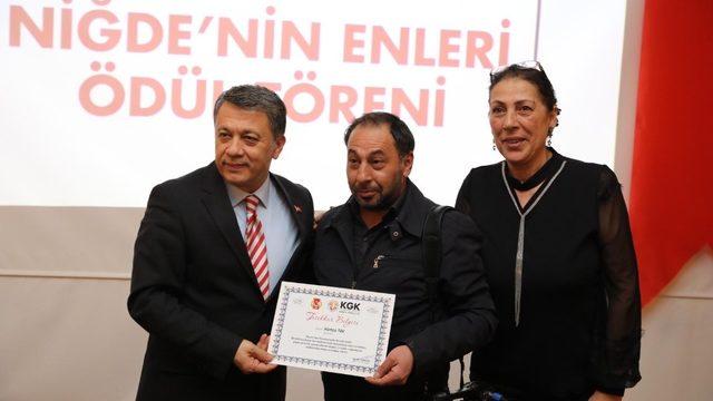 Niğde’de yılın enlerine plaket