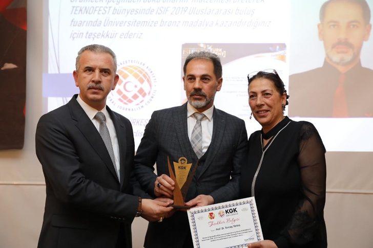 Niğde’de yılın enlerine plaket G5