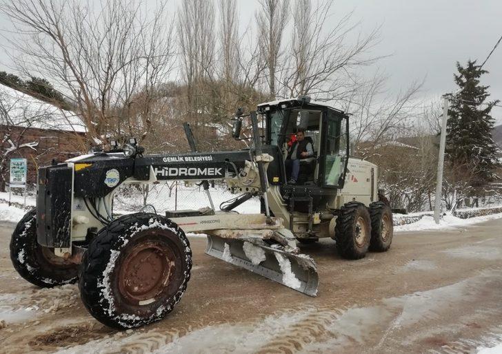 Gemlik’te kapanan yollara anında müdahale G3