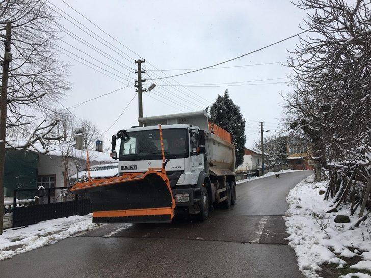 İzmit Belediyesi’nden kar mesaisi G2