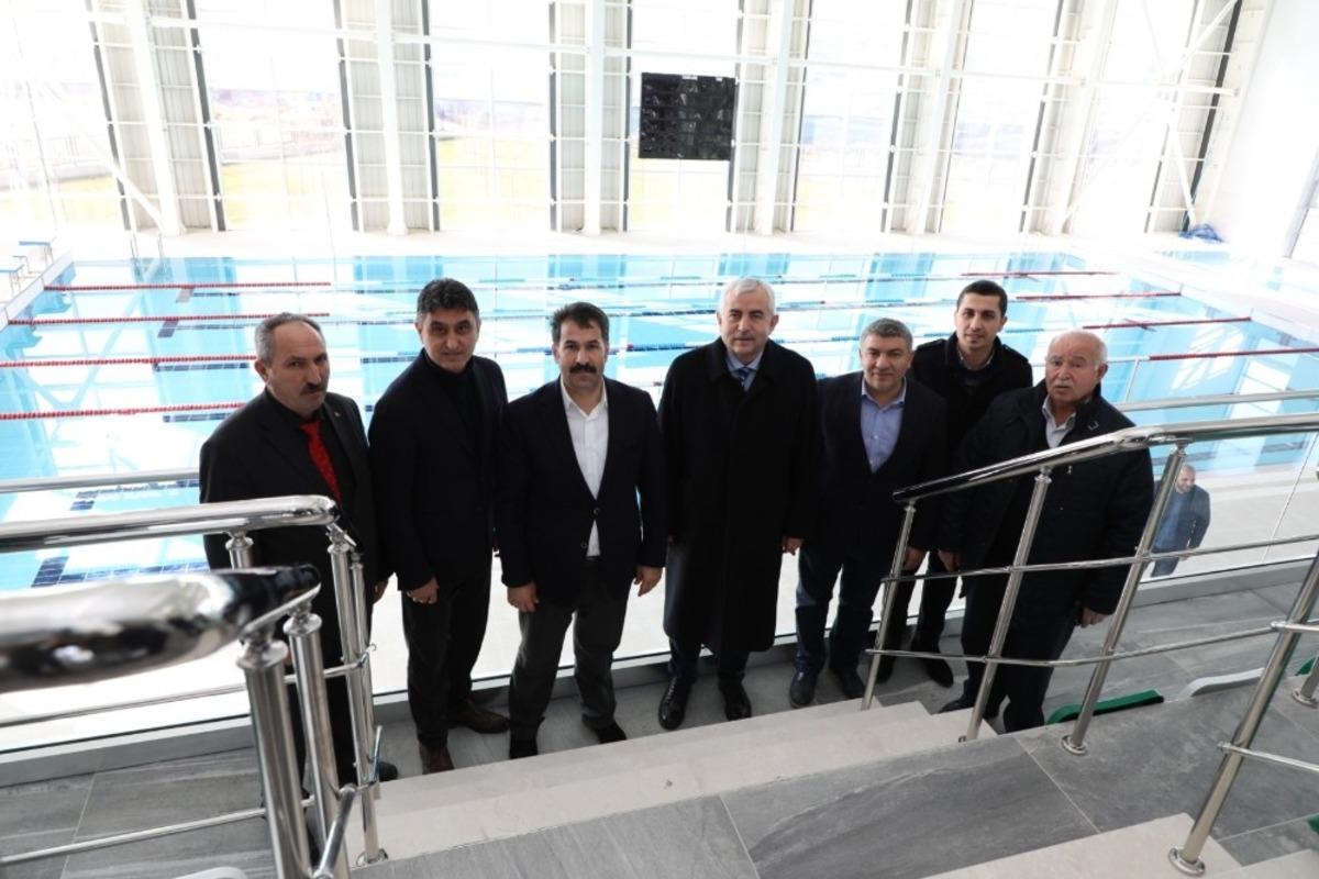 Genel Sekreter G&uuml;ndoğdu&rsquo;dan Dilovası Yarı Olimpik Y&uuml;zme Havuzu&rsquo;na inceleme