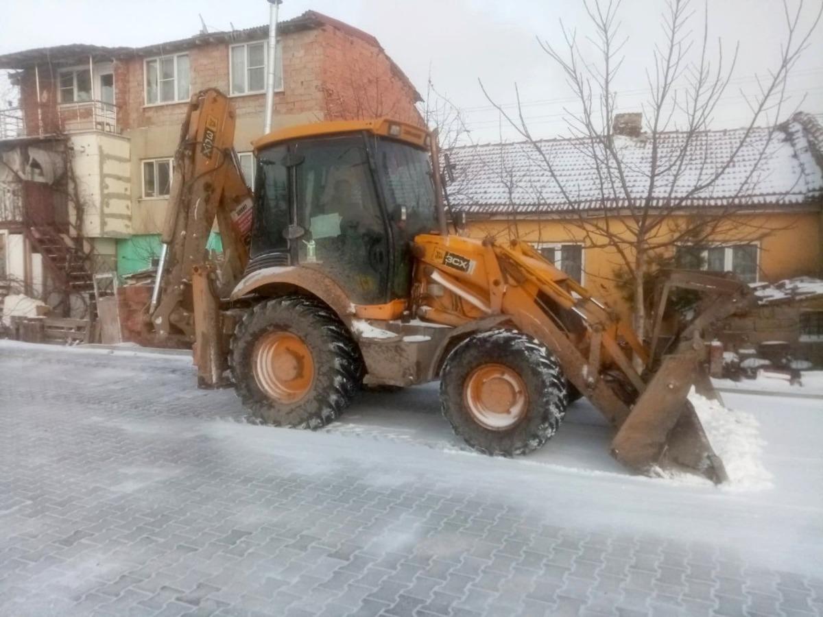 Tepebaşı&rsquo;nda kar ile m&uuml;cadele s&uuml;r&uuml;yor