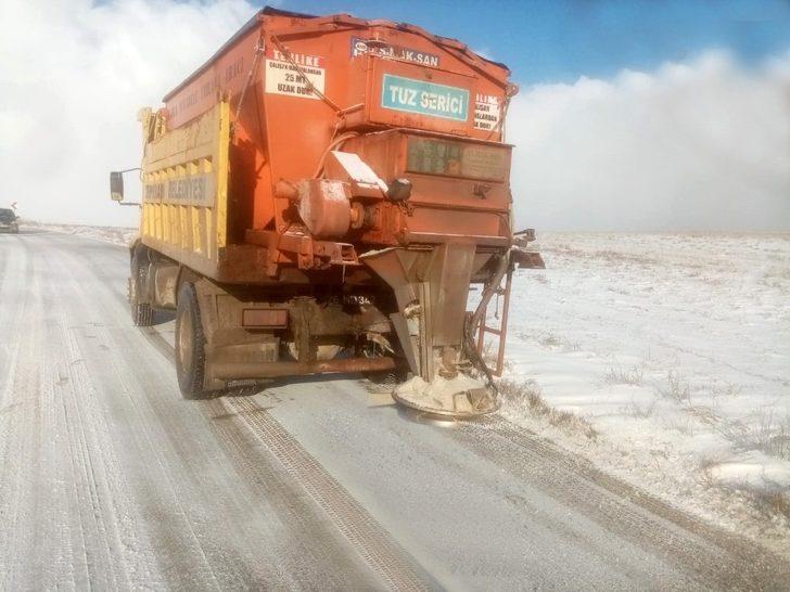 Tepebaşı’nda kar ile mücadele sürüyor G2