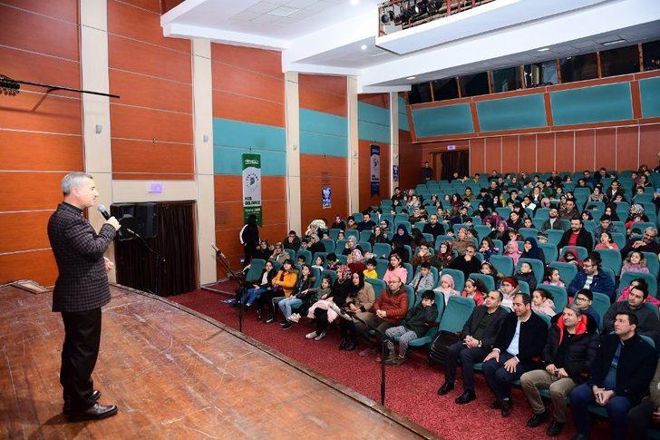 ‘Şirinlerin Maceraları’ tiyatro oyunu ilgi gördü G3