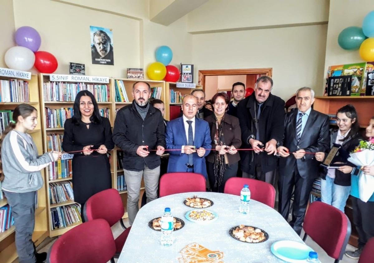 Manisa&rsquo;dan D&uuml;zce&rsquo;ye 4 bin kitaplık k&uuml;t&uuml;phane