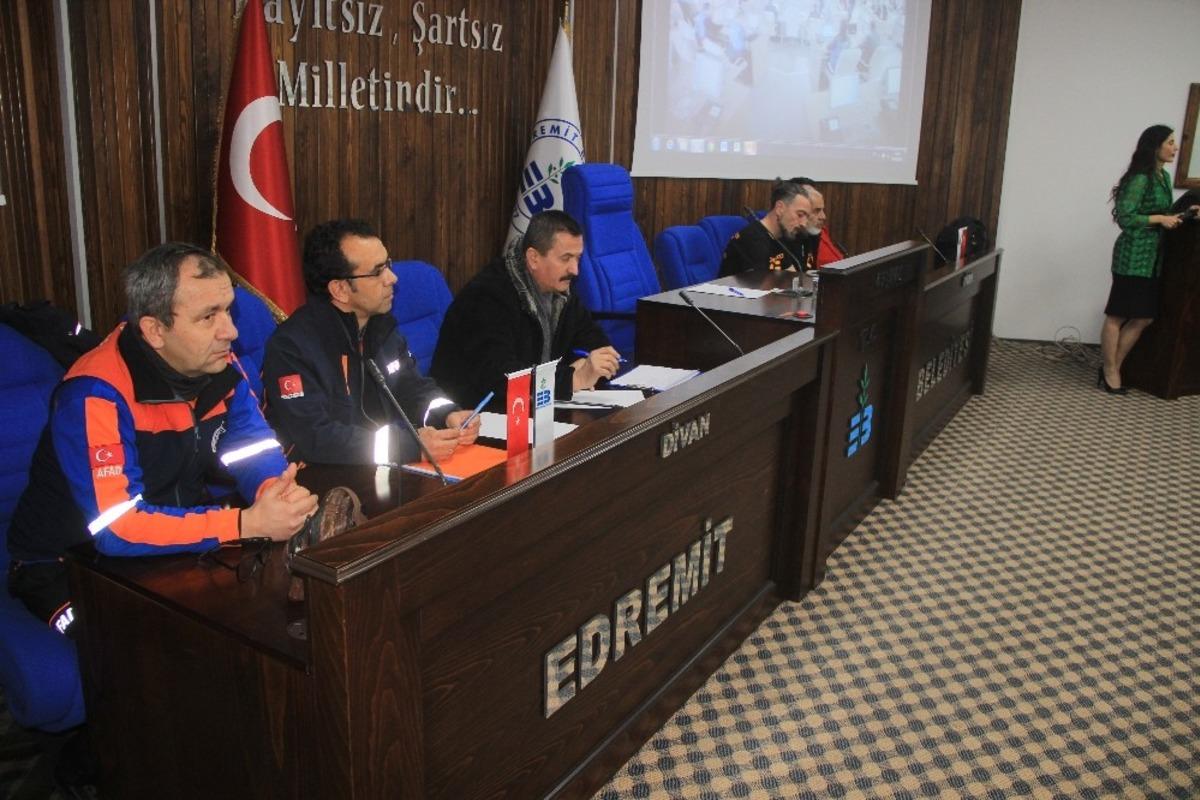 Arama kurtarma ekibi kurmak i&ccedil;in bir araya geldiler