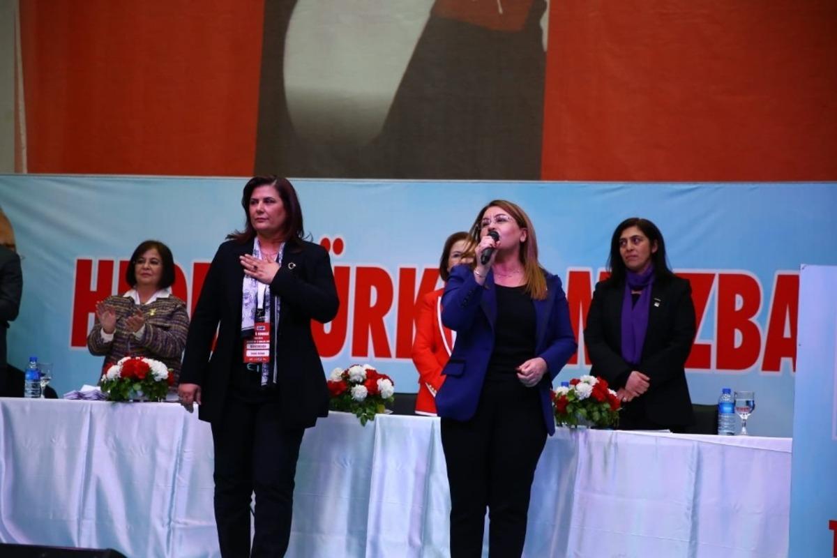 CHP Aydın&rsquo;da &lsquo;Hedef T&uuml;rkiye Mazbatası&rsquo; sloganı ile kongreye gitti