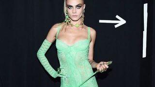 Cara Delevingne: Seksi görünmeye çalışıyorsun bunu kes!