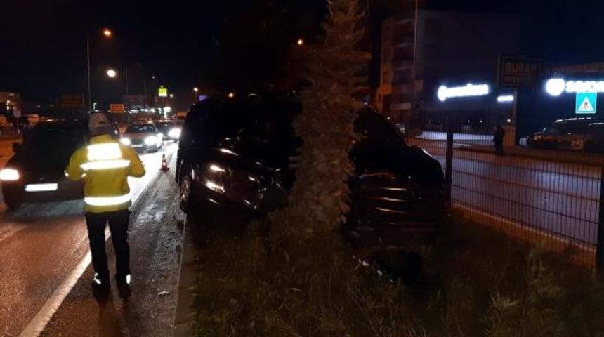 Antalya'da korkun&ccedil; kaza! Mehmet &Ouml;zhaseki, Menderes T&uuml;rel ve Yusuf Ziya Yılmaz yaralandı