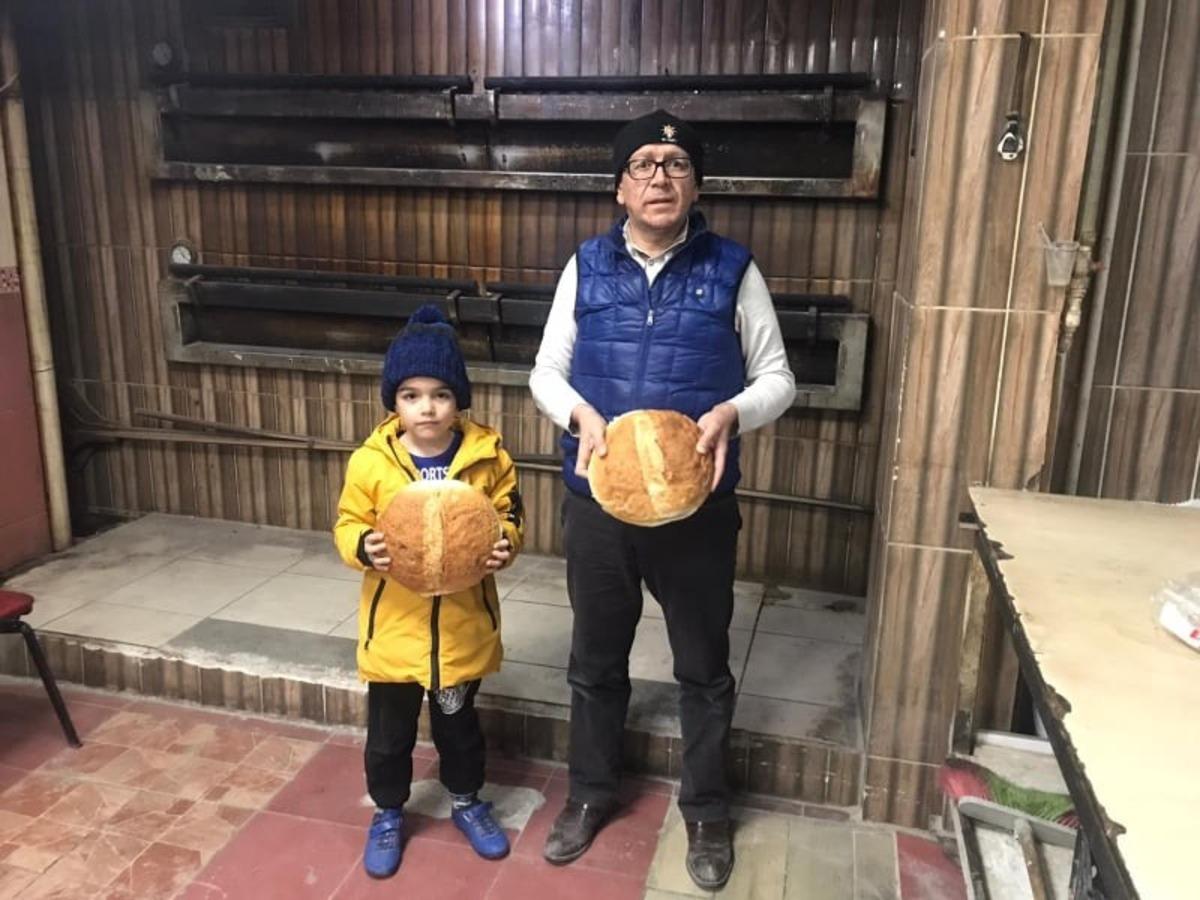 K&ouml;y ekmeğini bir yıldır zam yapmadan satıyor