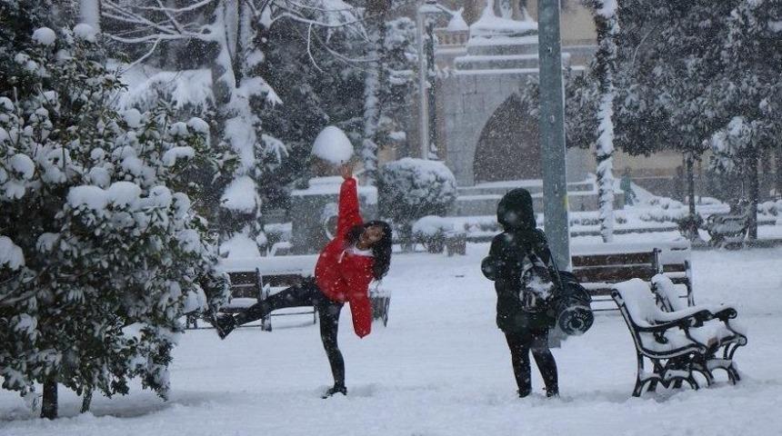 10 Şubat kar tatili olan il ve il&ccedil;eler (Bug&uuml;n okullar tatil mi?)