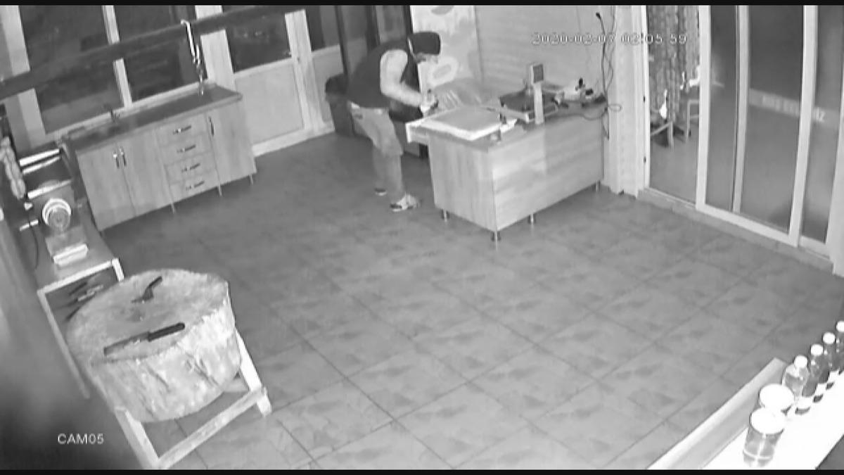 Kasaptan 4 dakikada 10 bin liralık et &ccedil;aldılar