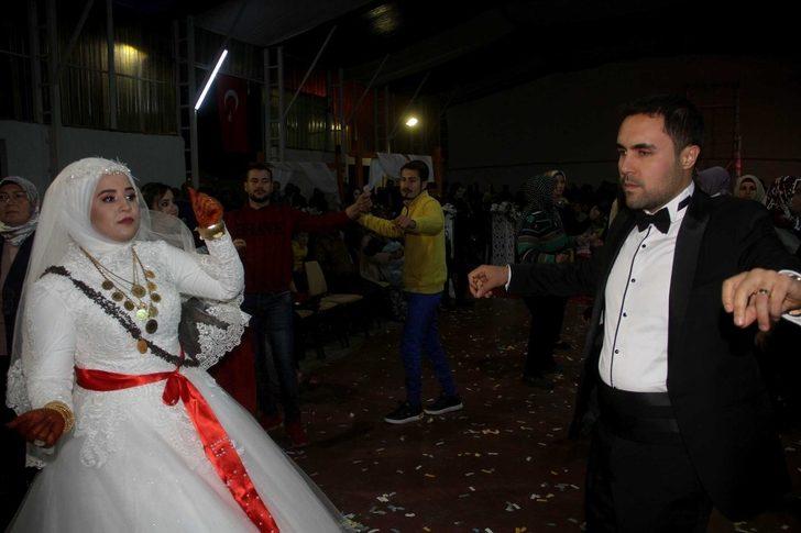 Fethiye’de engelleri aşıp, evlendiler G1