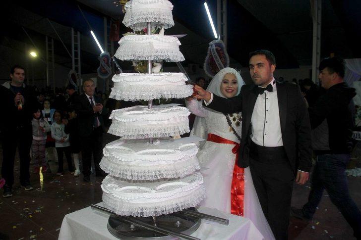 Fethiye’de engelleri aşıp, evlendiler G4