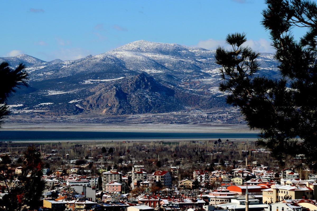 Burdur beyaz &ouml;rt&uuml;yle kaplandı!