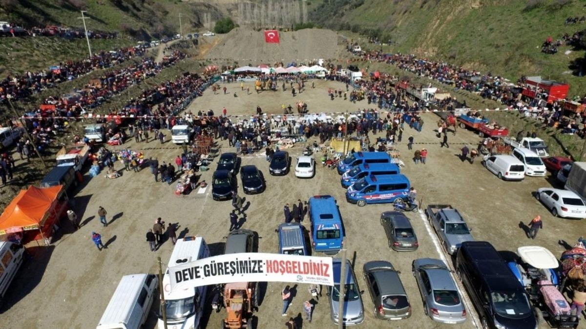 Kuyucak&rsquo;ta develer depremzedeler yararına g&uuml;reşti