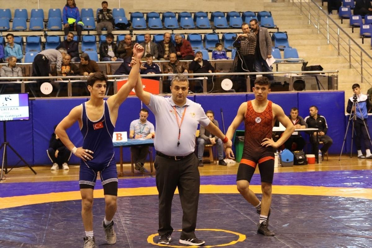 Minderin Aslanları Aydın&rsquo;da g&uuml;reşti