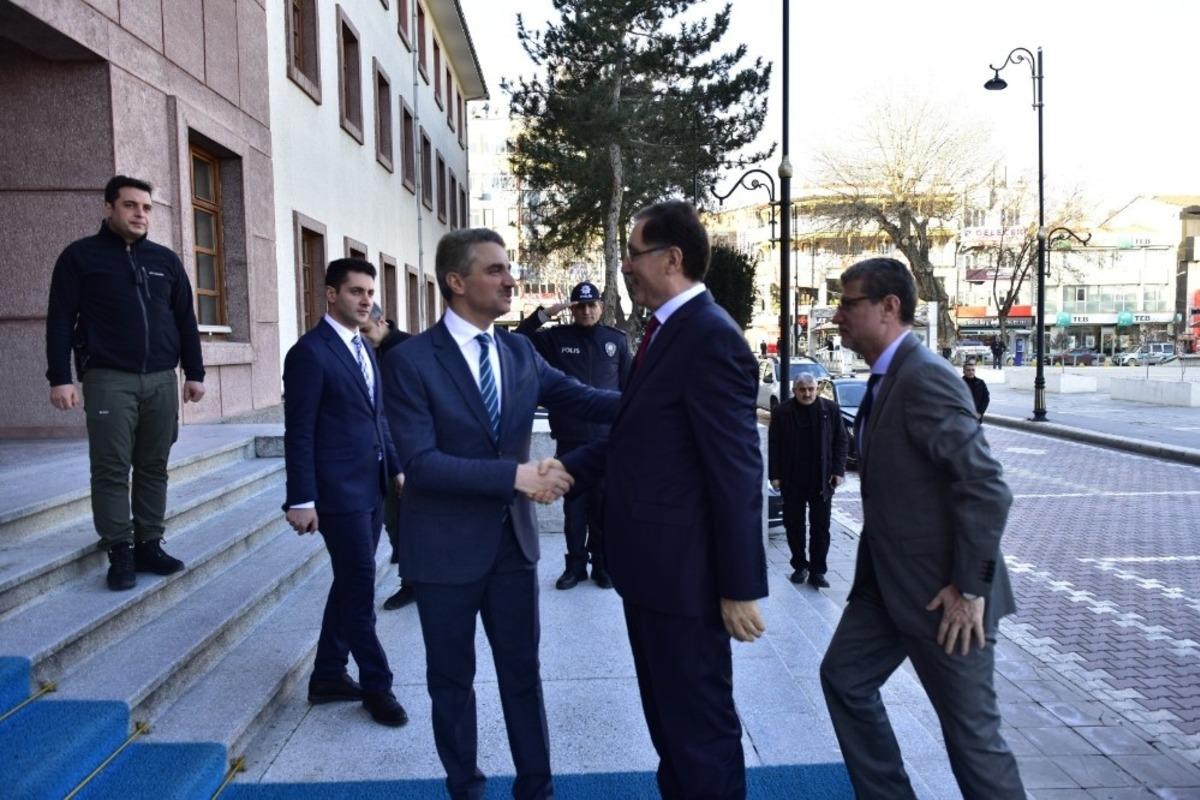 Kamu Başdenet&ccedil;isi Malko&ccedil;, Vali Baruş&rsquo;u ziyaret etti