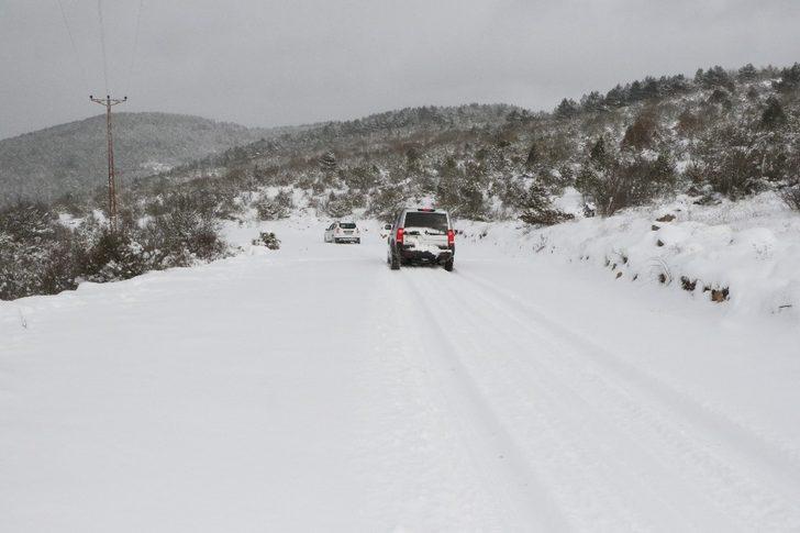 Karabük dondu! İnsan boyunda sarkıtlar oluştu G5