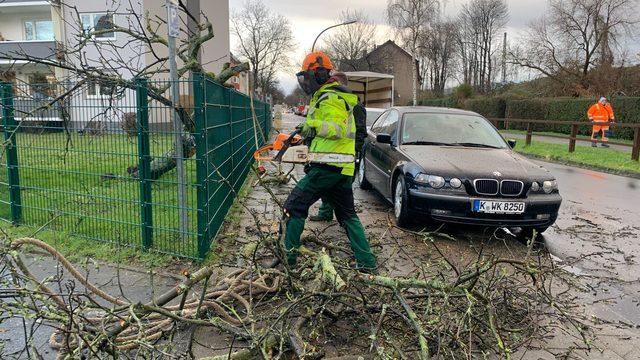 Kuzey ve Orta Avrupa Sabine Kasırgası'nın etkisi altında! Seferler iptal edildi
