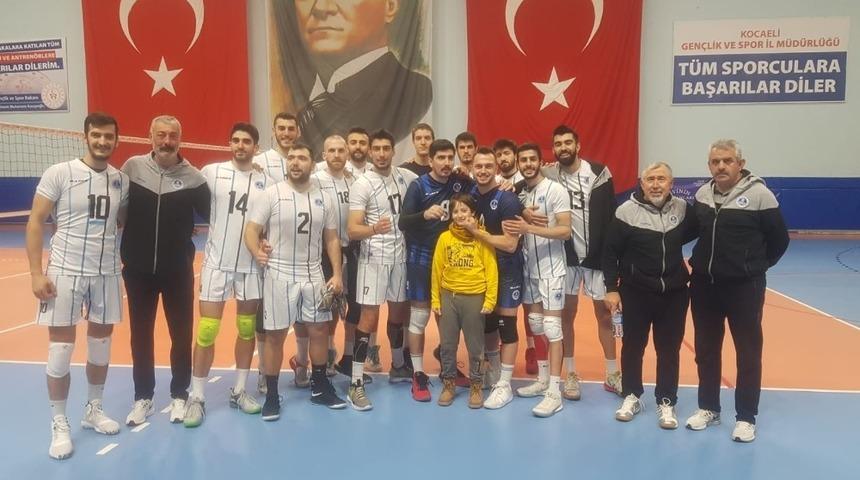 Kağıtspor, Voleybol&rsquo;da liderliğini s&uuml;rd&uuml;r&uuml;yor