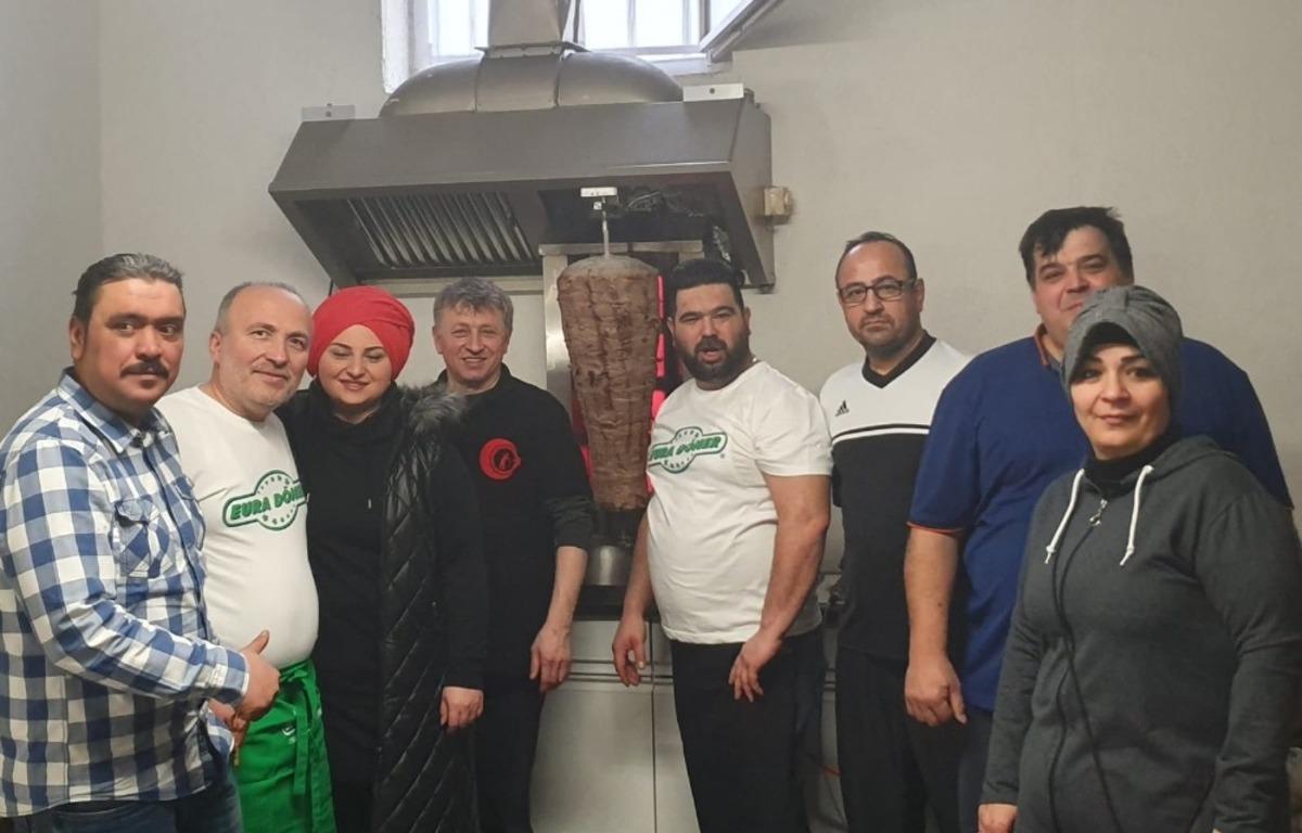 Gurbet&ccedil;iler d&ouml;ner paralarını depremzedelere g&ouml;nderecek