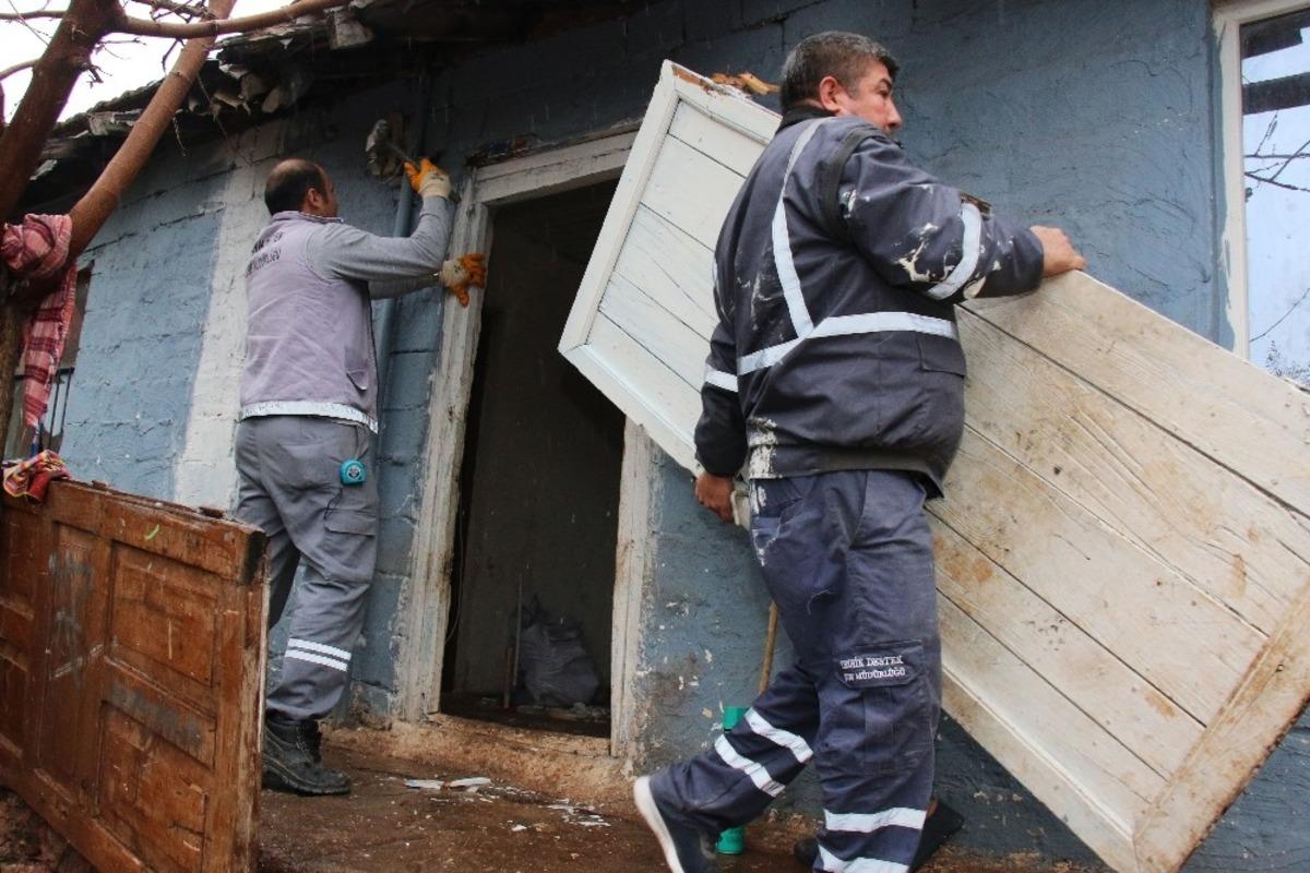 B&uuml;y&uuml;kşehir, Toğa ailesinin kapısız evini sıcak yuvaya &ccedil;evirdi