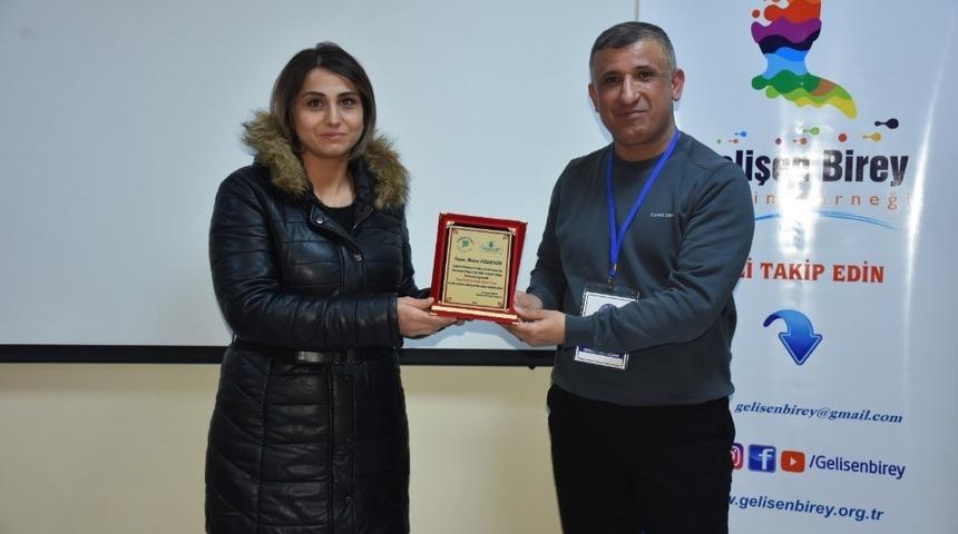 &ldquo;Bağımlılıkla M&uuml;cadele Ailede Başlar&rdquo; semineri d&uuml;zenlendi