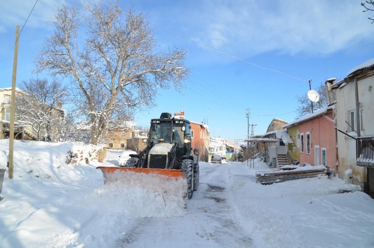 B&uuml;nyan&rsquo;da karla m&uuml;cadele aralıksız devam ediyor