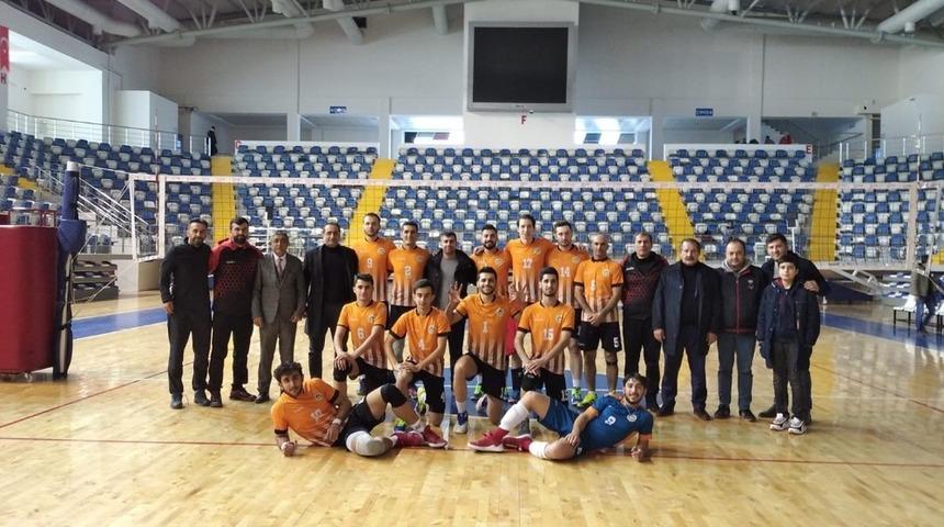 B&uuml;y&uuml;kşehir sahasında lideri yendi