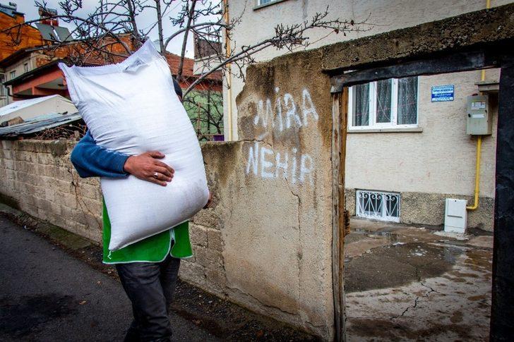 Depremzedelere derneklerin yardımları sürüyor G3