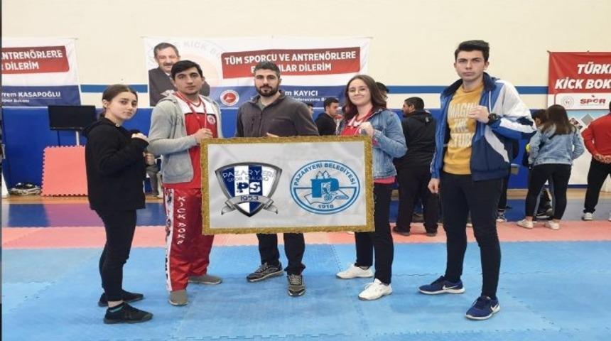 Bilecikli kick boksçular Türkiye ikincisi ve üçüncüsü oldular