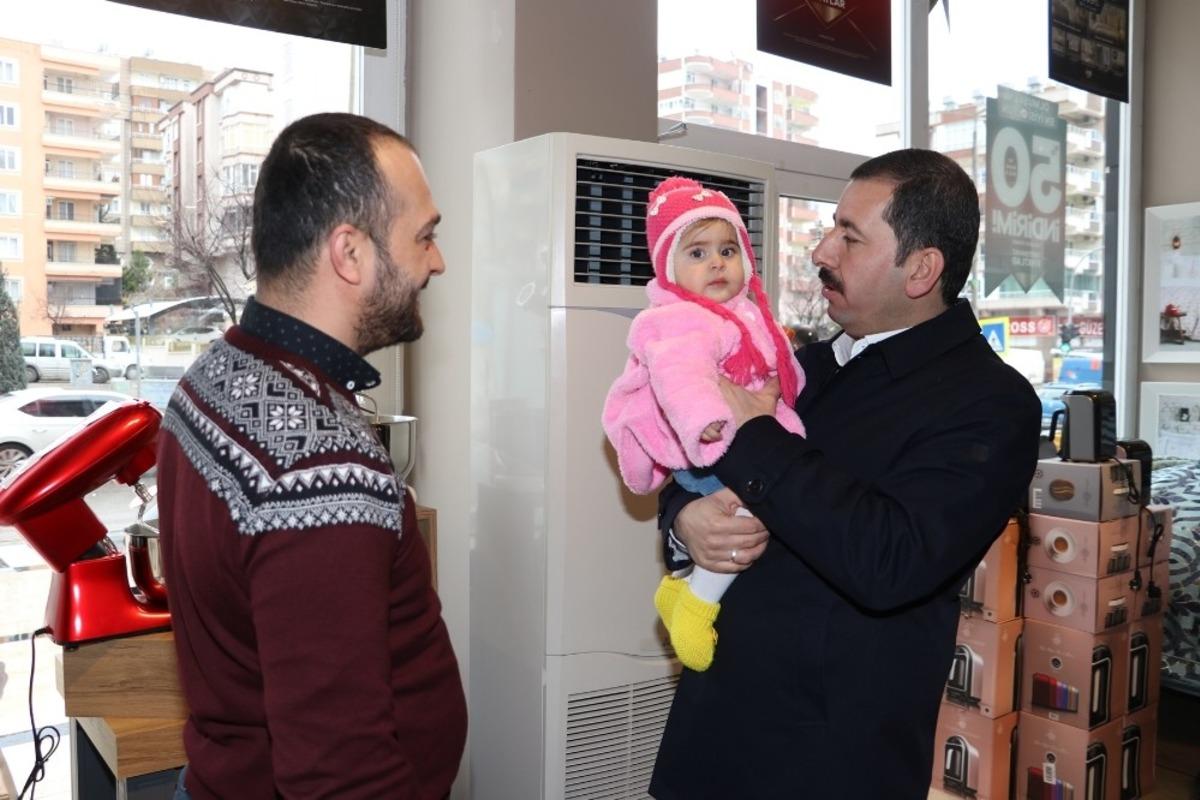 Baydilli vatandaş ve esnafla i&ccedil; i&ccedil;e