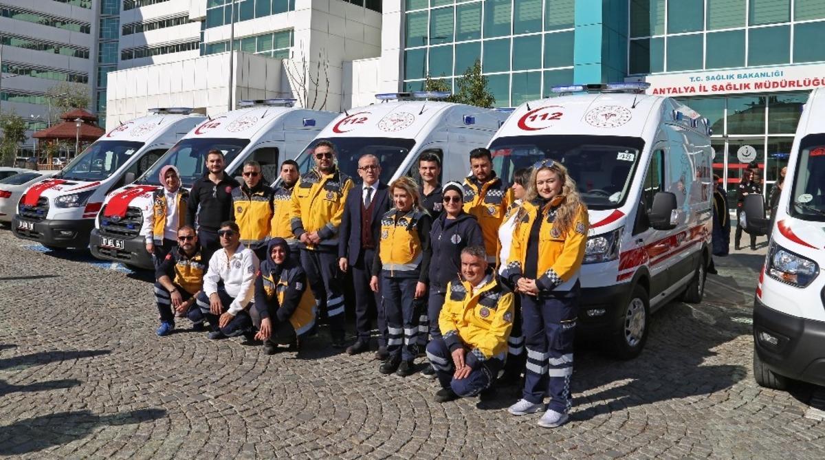 Sağlık Bakanlığından Antalya&rsquo;ya 5 yeni ambulans
