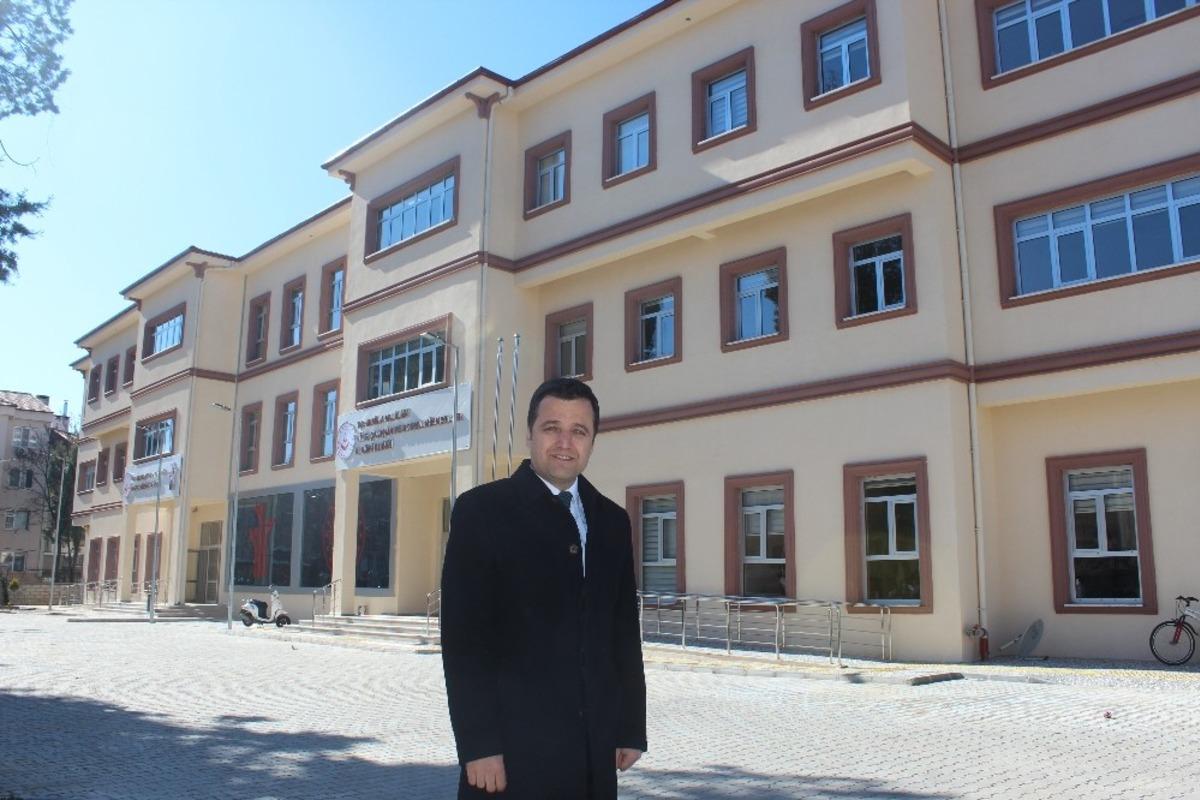 Aile, &Ccedil;alışma ve Sosyal Hizmetler İl M&uuml;d&uuml;rl&uuml;ğ&uuml; yeni binasına taşındı