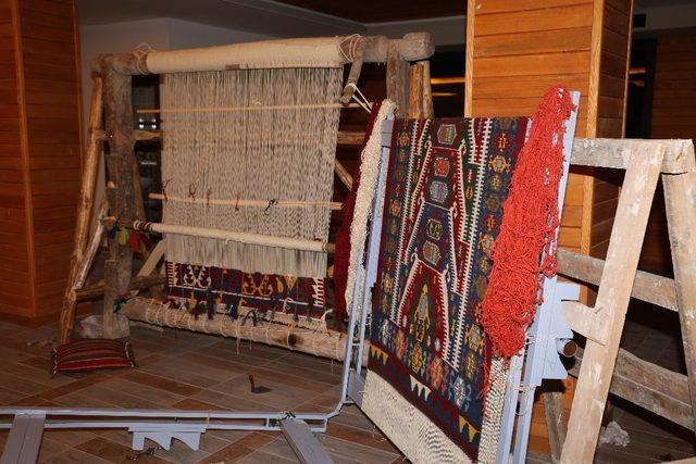 Kilim müzesi motifleri ilgi çekiyor