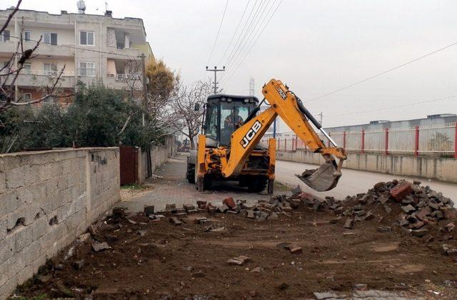 Akdeniz Belediyesi’nin mahallelerdeki asfalt çalışmaları sürüyor