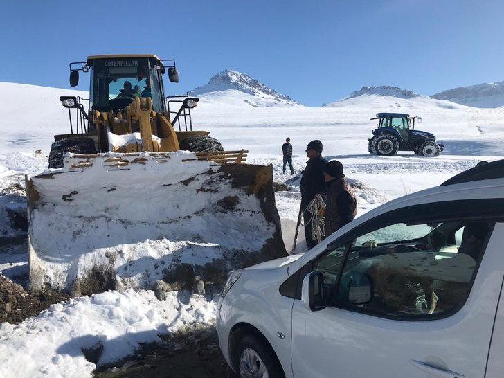 VASKİ ekibinden kar temizleme çalışmalarına tam destek G3